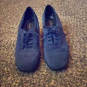 Clark’s bendable blue suede dress shoe